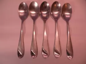 3912330 Pfaltzgraff Set Of 5 Sand And Seas Place Oval Soup Spoons Stainless Steel 7 7/8 Inch