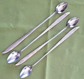 77105 Present 4 Iced Teaspoons Gracious Wheat Pattern Stainless Japan 10 3/4 Inch Satin