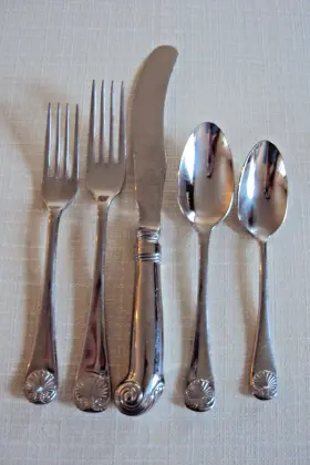 4980005-4 Reed & Barton And Colonial Williamsburg Royal Shell Place Setting 5 Piece