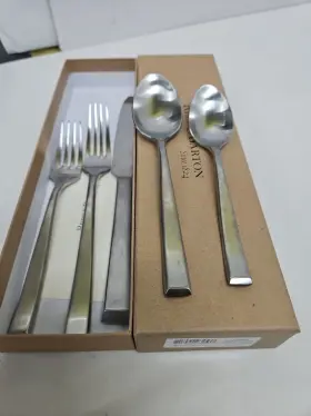 Reed & Barton 735092234537 And East End Satin 18/10 Set Of 5 Pieces