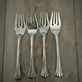 Reed & Barton 8240014-4 Set Of 5 And Stainless 1800 Salad Forks