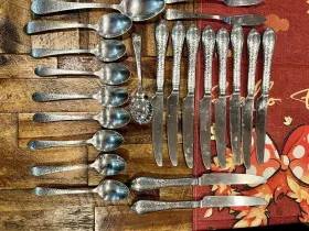 9690805-4 Reed & Barton And Hammered Antique 18/10 Stainless Steel 36 Pcs Flatware Set #3