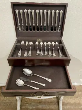 Rb08240805 Reed & Barton 70 Pieces 1800 Century Flatware 18/8 Stainless W Chest