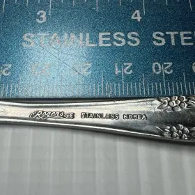 97062 Rogers Co. Stanley Roberts Dream Rose Table Spoon 7 Inch Korea 10 Flowers #2