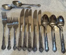 Ins446 Rogers Vtg Co. Delight Floral Stainless Steel Flatware 13 Pieces Korea