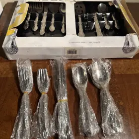 Rogers - Stanley Roberts 047539045850 Co. Flatware Inch Rose 44 Pieces New Open Box Stainless Steel Fork Spoon