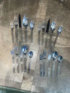 4018033-4 Sasaki Windows 18/8 Stainless Steel 20pc. Flatware Set Service For Four