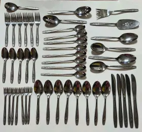 73411 Simeon L & George H. Rogers Oneida Lot Of 48 Pc And Tender Rose Stainless Flatware