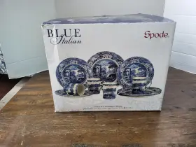 Bli8807 Spode Blue Italian 12 Piece Dinnerware Set Service For 4 - And White