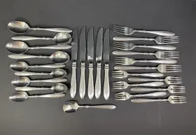 Tot23 Tools Of The Trade Vertical Line Heel Glossy 27 Pieces Knife Fork Spoon