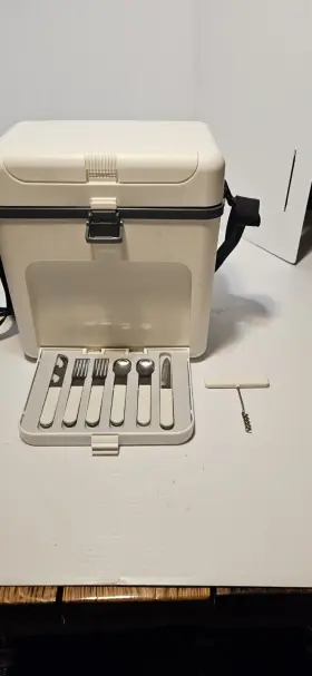 Pi-8056 Twin Bird Picnic Cooler Set Made In Japan White With All Utensils Included