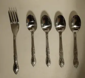 Uti43 Utica Stainless 4 Soup Spoons Fork Flatware Silverware 3 Flowers On Tip