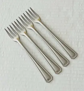 Vof2 Vogue Stainless Usa Set Of 4 Appetizer Cocktail Forks Glossy Outline Edge
