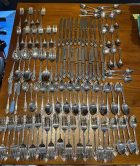 5304768 Wallace Antique Baroque 18/10 Stainless Steel 124pc. Flatware Set