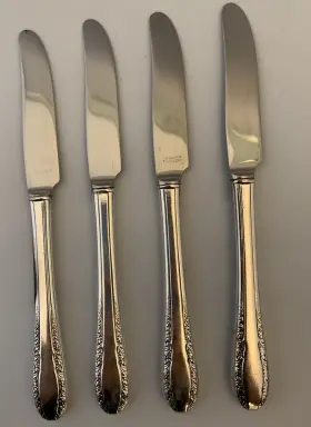 M3257 Wallace Sweetheart Brothers Plate Knives 8.25 Inches - Set Of 4