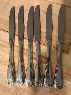 C1991 Wm. A Rogers Colonial Mood Deluxe Stainless 6 Place/ Butter Knives