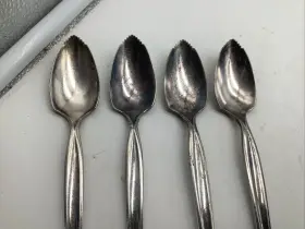 Ins242 Wm. Rogers & Son 4 Mfg. Co. Serrated Spoons Stainless Steel Grapefruit Citrus #3