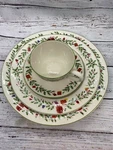 Lenox Hoiday Inspiration And Illustration 5 Pc Place Settings Rare. Fixed Price $99.00.
