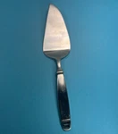 Lunt Silvertone Handle Stainless Blade Cake / Pie Server, Classic Modern 0018. Fixed Price $9.99.