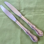Reed & Barton Dinner Knives Oxford Pattern Glossy Luxury 8.75" #82433. Fixed Price $12.99.