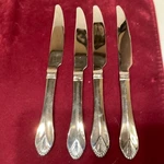 4 (OR8) Heritage Mint Safrano Dinner Knives Knife 9 18/10 Stainless Flatware Set. Fixed Price $23.20.