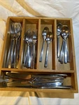 Oneida 32 Stainless Steel Aptitude Glossy Midnight Flatware Set W/beveled Wedge. Fixed Price $50.00.