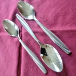 Oneida Camlynn Cleo 3 Teaspoons Frost Handle Glossy Accents 6 1/8". Fixed Price $13.99.