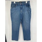 Lee Relaxed Fit Straight Leg Jeans Womens Mid Rise Medium Wash Denim 3051833. Fixed Price $14.99.