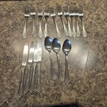 Hampton Silversmiths HSV209 Gold Accent Stainless Flatware 17 Pieces. Fixed Price $34.00.