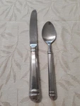 (2) Retroneu RTR40 18/10 Glossy Stainless Dinner Knife Tea Spoon 6 Side Bands. Fixed Price $39.95.