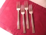 Set Of 4 Dinner Forks Michael Lloyd MLL16 Stainless Flatware 8" B. Fixed Price $42.29.