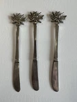 Silver Bee 6IN Stainless Steel Serving Cheese Spreader Knives Set Of 3. Fixed Price $20.00.