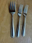 Temptations Old World Beaded Round 18/10 Stnls 2 Dinner Forks & Serving. Fixed Price $34.99.