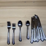 Oneida Stainless Flatware Satin Sand Dune 28PC Service For 5 ***read***. Fixed Price $39.99.
