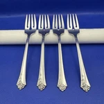 Oneida Damask Rose Stainless Salad Fork Heirloom Cube Glossy Flatware Set 4. Fixed Price $29.00.