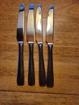 Hudson Essentials 4-PIECE Hammered Stainless Steel Silverware Cutlery Knives. Fixed Price $14.71.