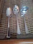 Oneida Stainless Distinction / Fireside Slotted, Serving & 1GRAVY Spooon. Fixed Price $12.99.