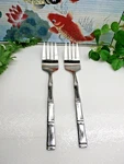 2 Oneida Northland OHS50 Stainless Steel Bamboo Cold Meat Serving Forks. Fixed Price $13.98.