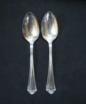 Oneida Community Par "primrose" 6" Teaspoons Silverplate - 2. Fixed Price $9.99.