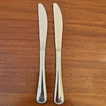 Lot 2 Libbey LYF10 Stainless Steel Dinner Knives Silver Finish Glossy Handle 8.5. Fixed Price $9.00.