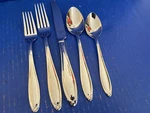 Lenox 18/10 Glossy Lf 19 Stainless Flat Ware 5 Piece Service For 11 & 6 Serving. Fixed Price $130.50.