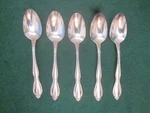 Set Of 5 Teaspoons 6 Oneida Ltd Deluxe "strathmore" Stainless Flatware. Fixed Price $10.00.