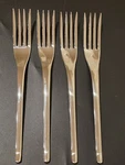 4 New Oneida Apex Euro Table Dinner Large Forks Glossy 18/10 Stainless Steel. Fixed Price $22.95.