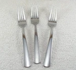 Aptitude Dinner Fork Lot Of 3 Oneida Glossy Stainless Flatware. Fixed Price $22.50.