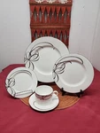Kate Spade New York By Lenox Belle Boulevard 5 Piece Place Setting Box. Fixed Price $76.50.