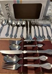 17 Piece Oneida Tribeca Usa Stainless Flatware Silverware W/box Read Partial Set. Fixed Price $99.00.