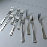 9 International Rogers INS30 Stainless Steel 4 Dinner Forks 5 Salad Korea. Fixed Price $24.50.