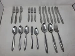 Mixed Lot Of 21 Oneida Simmer 18/0 Stainless Steel Flatware. Fixed Price $34.95.