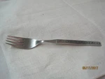 Vintage Oneida Ltd Stainless Dinner Fork OHS17. Fixed Price $7.99.