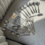 Stainless Steel Hong Kong CIF9 Flatware Glossy Curved Line Vtg 25 Mixed Lot. Fixed Price $35.74.